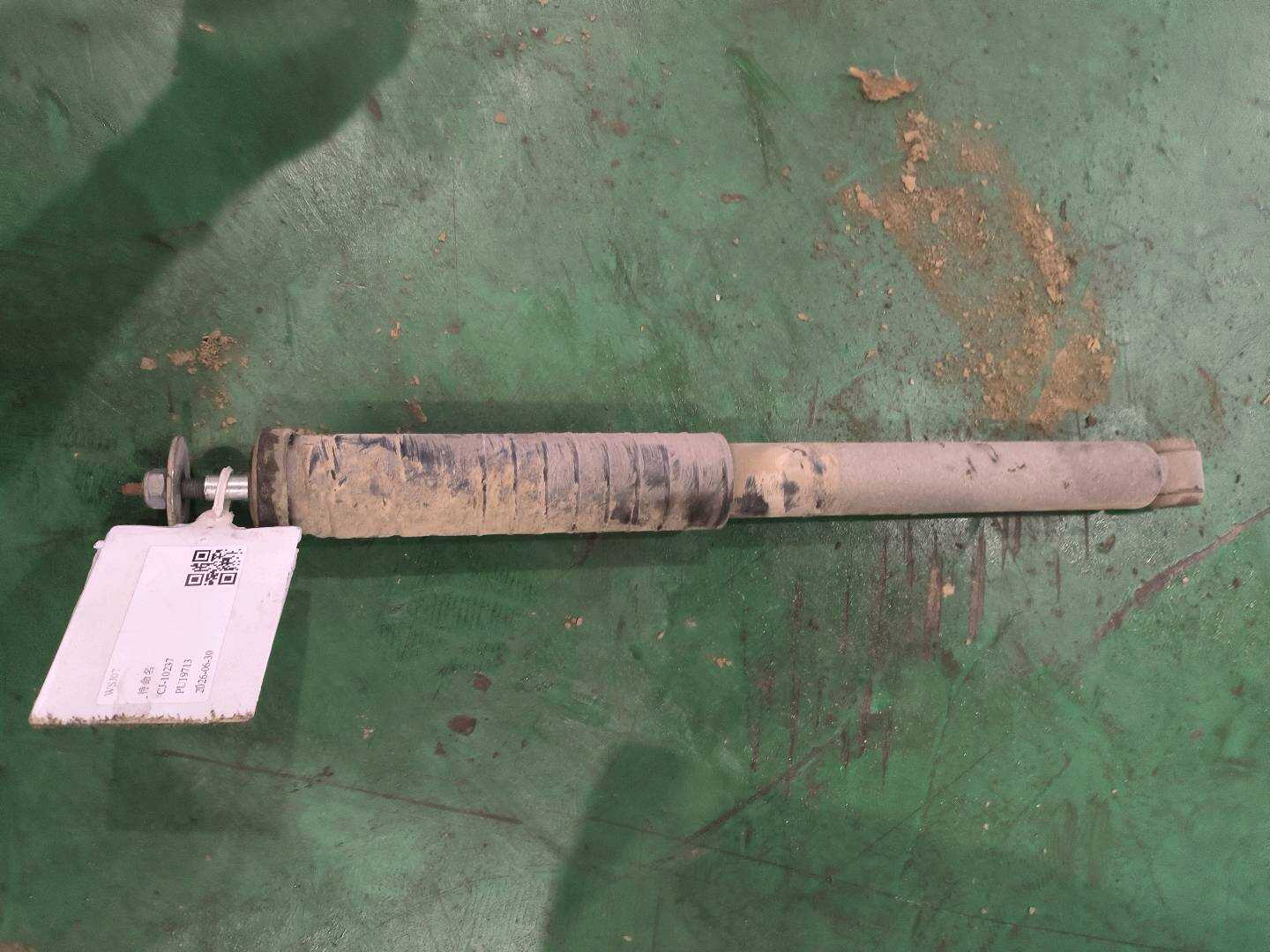 A1693260000 右后减震器芯