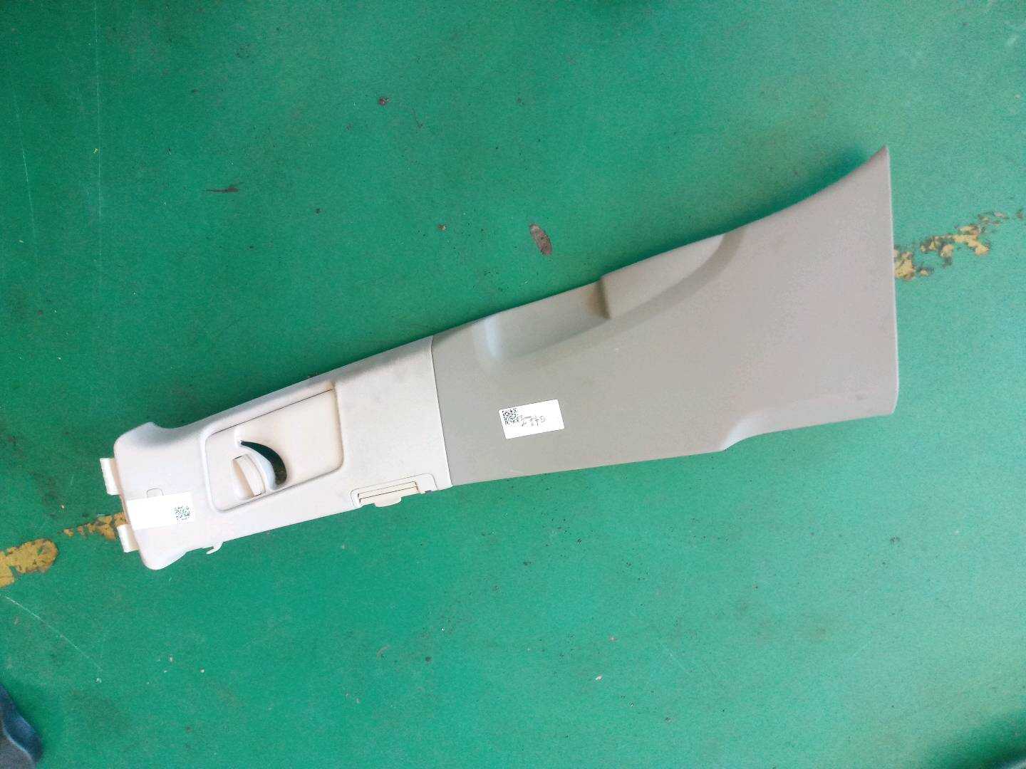 4L0867239STPV B柱内衬(左)