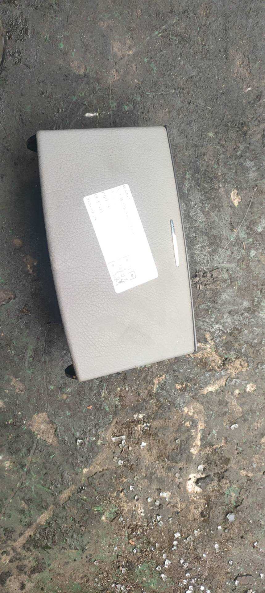 A2216802150 储物舱盖