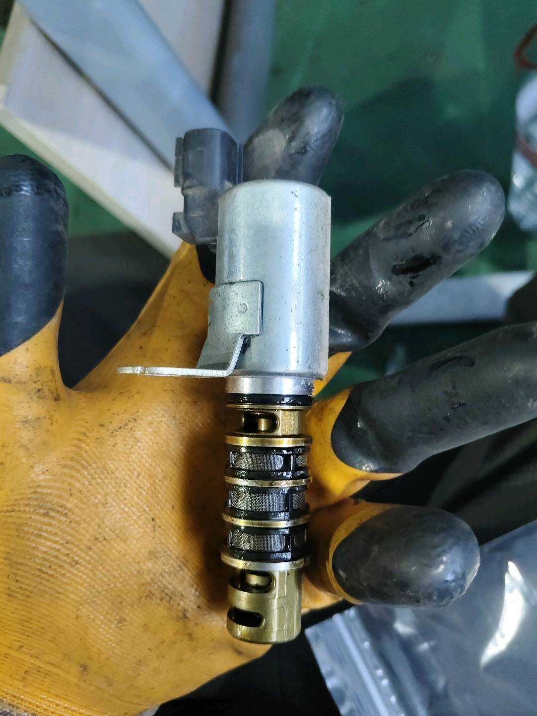 B016612 Piston Cooling Jet Solenoid Valve