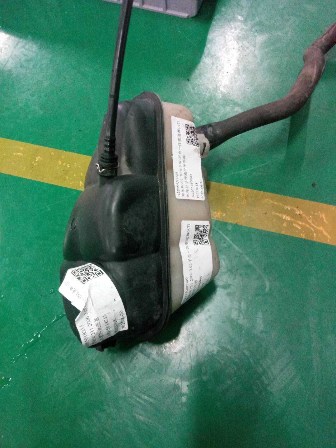 A2115000049 水箱补水壶