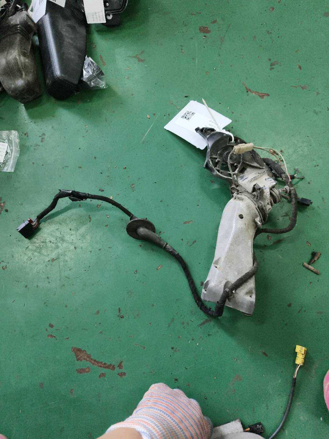 958731508009B9 倒车镜固定座（右）