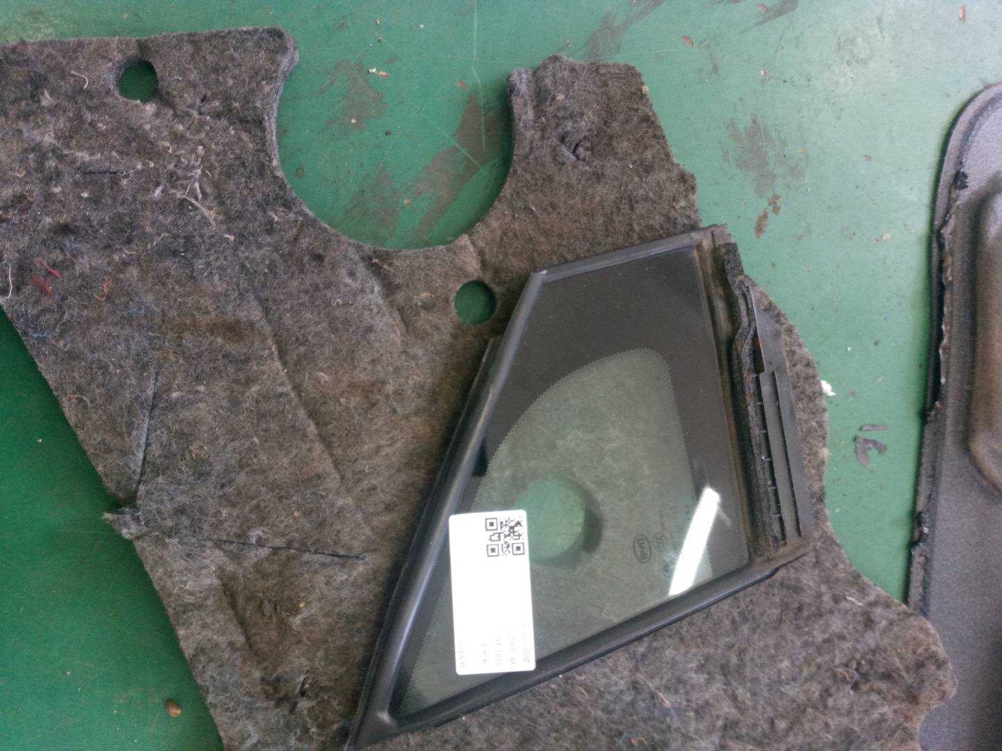 SC6103209 右前门角窗玻璃总成