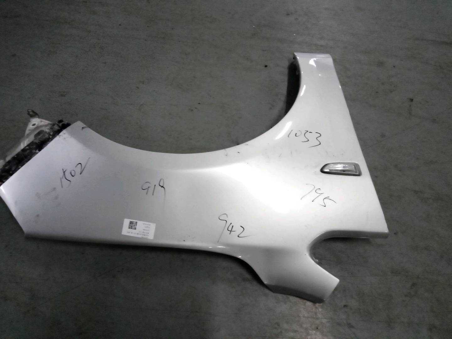 13373789 Front Fender, Right
