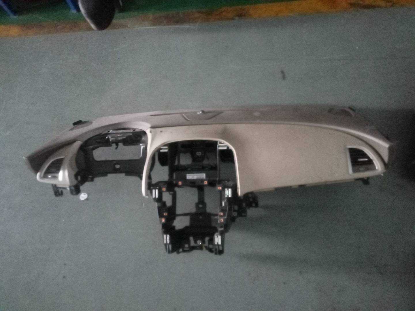 13422274 仪表台壳