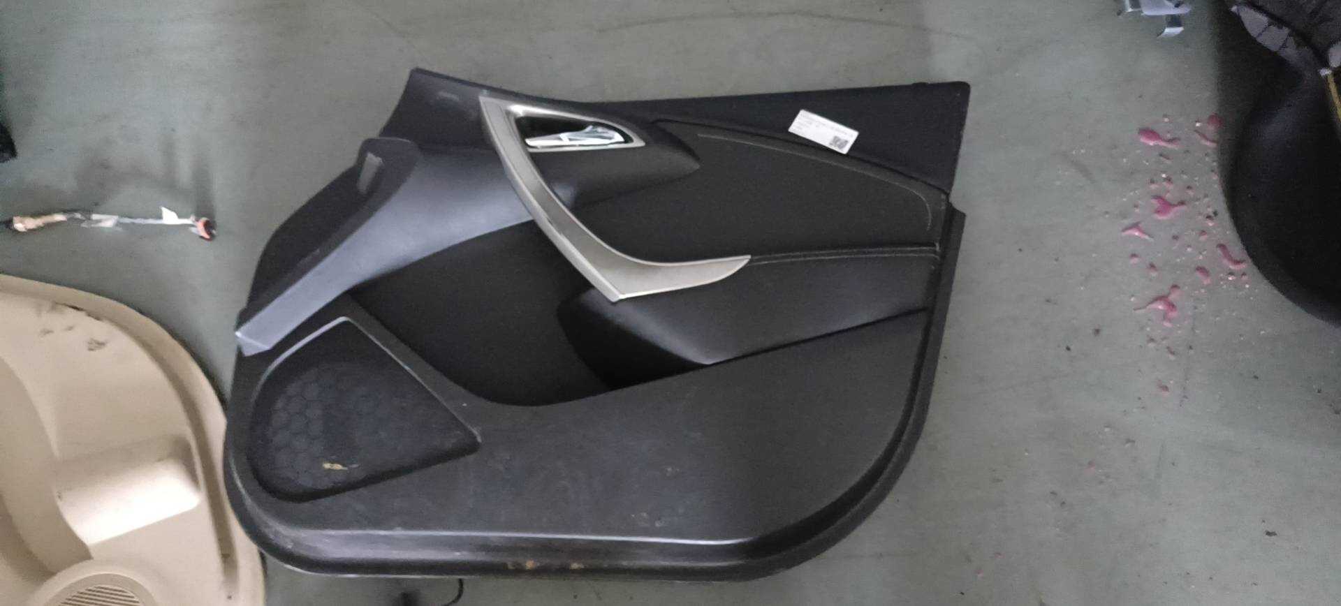 90923374 Front Door Trim Panel, Right