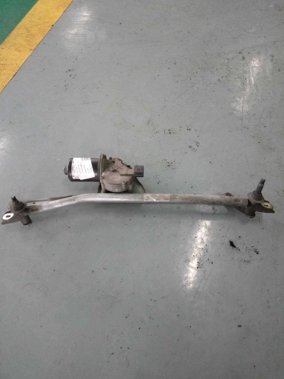 DKD90051B Front Windshield Wiper Assembly