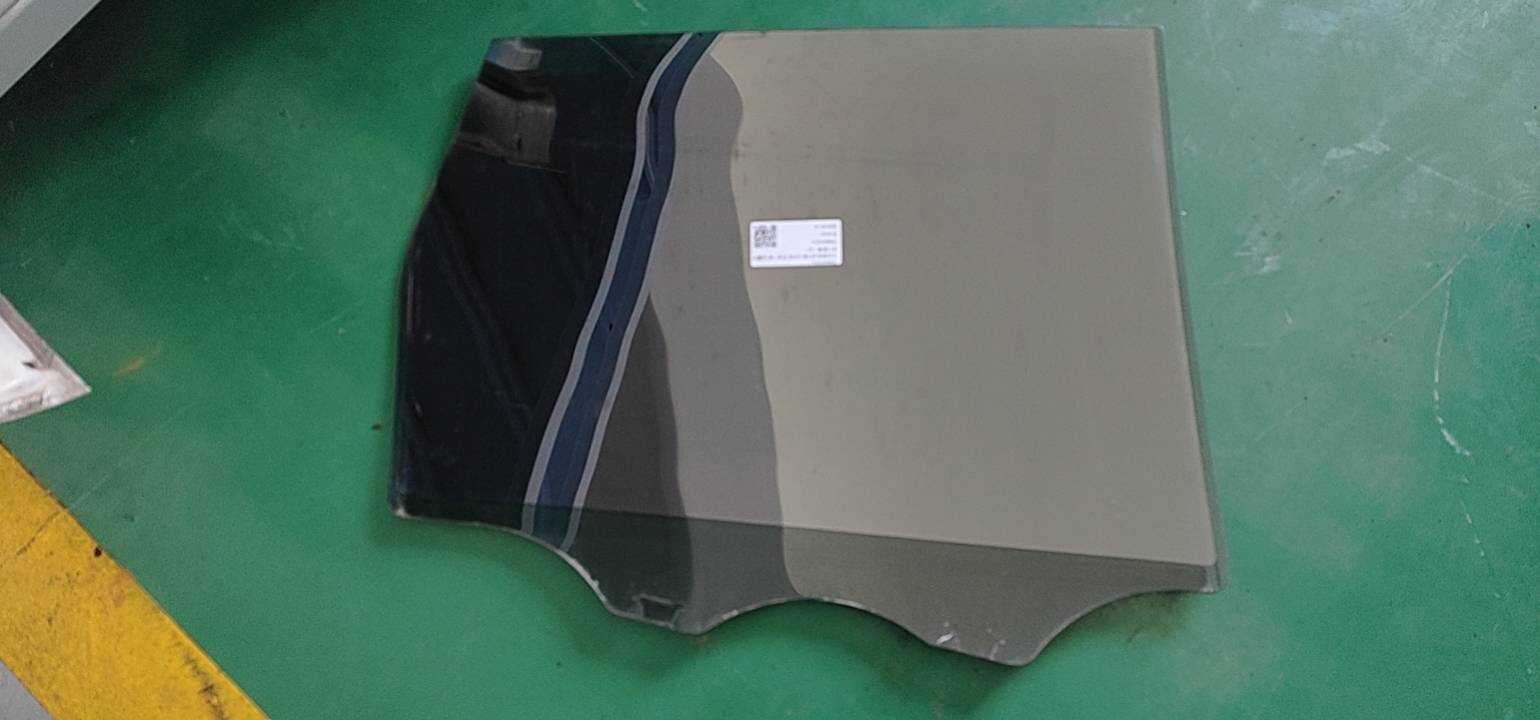 7P6845025A 后门玻璃(左)