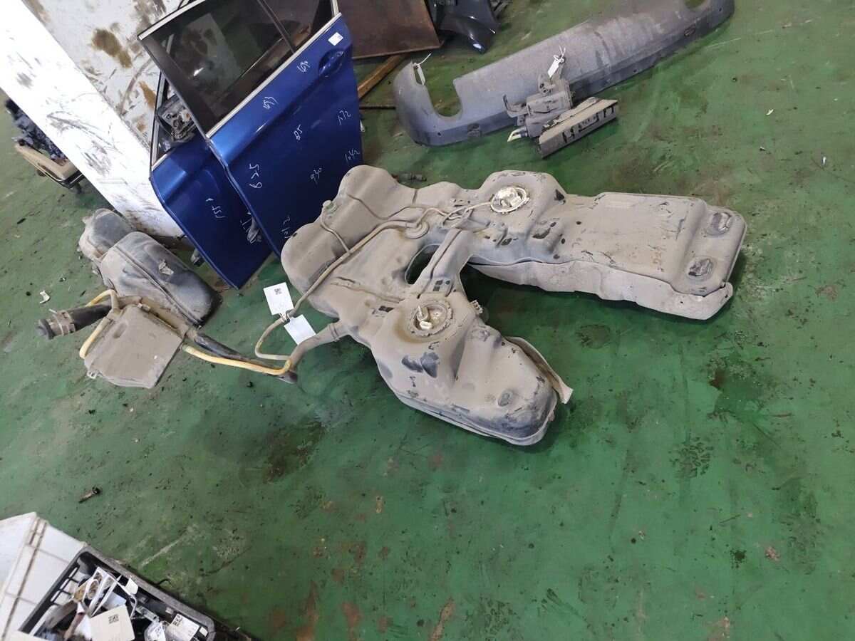 7L8919679 燃油滤清器