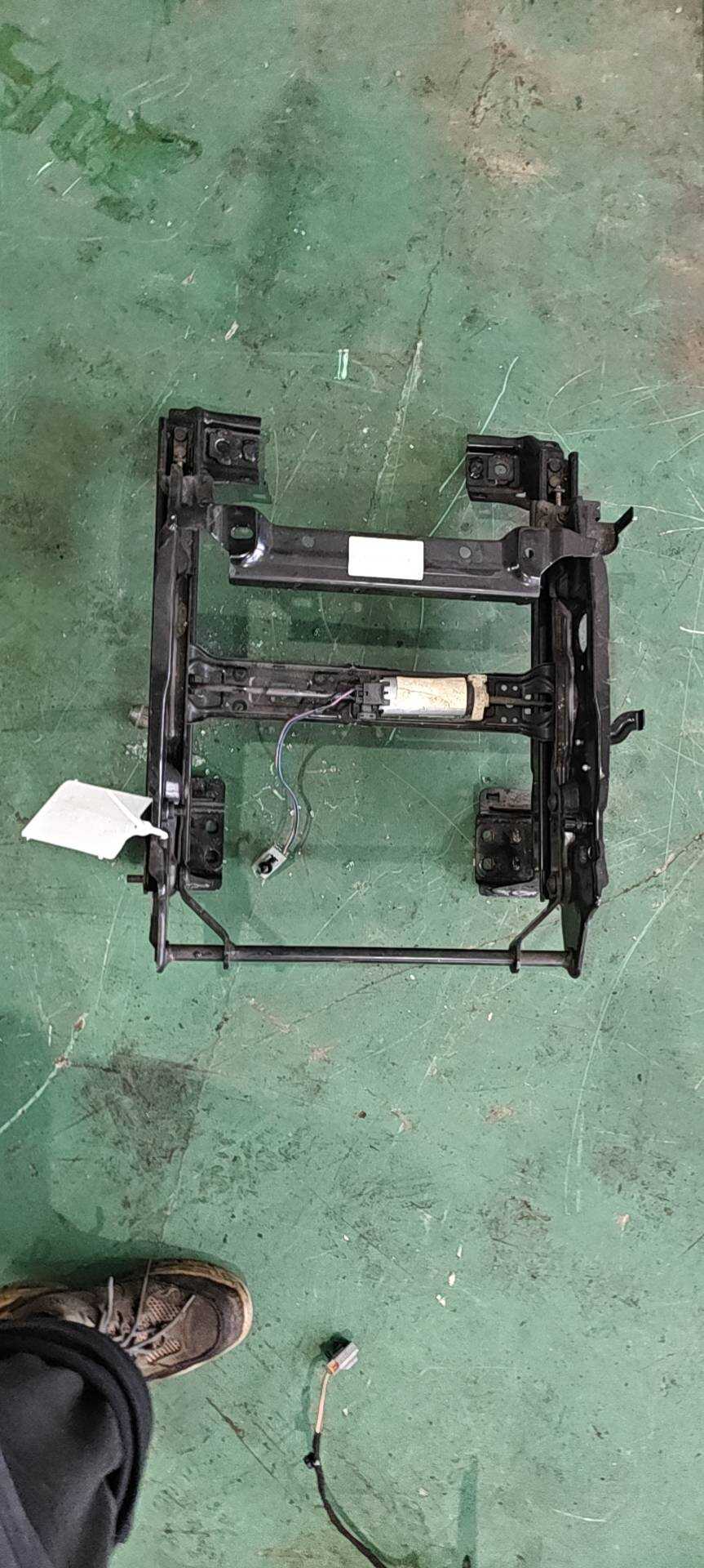 LR023366 Passenger Seat Base Frame
