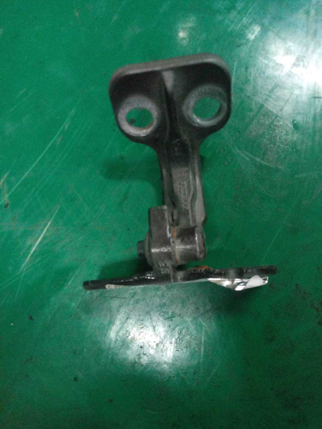 C2D26926 Front Door Hinge (Lower Right)