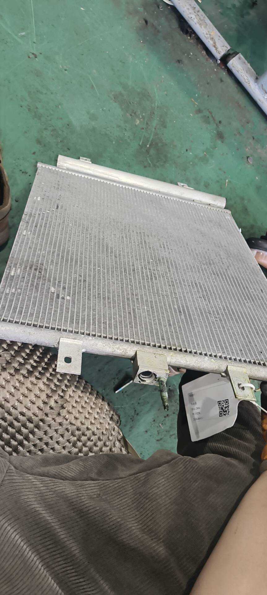 XR856373 Condenser