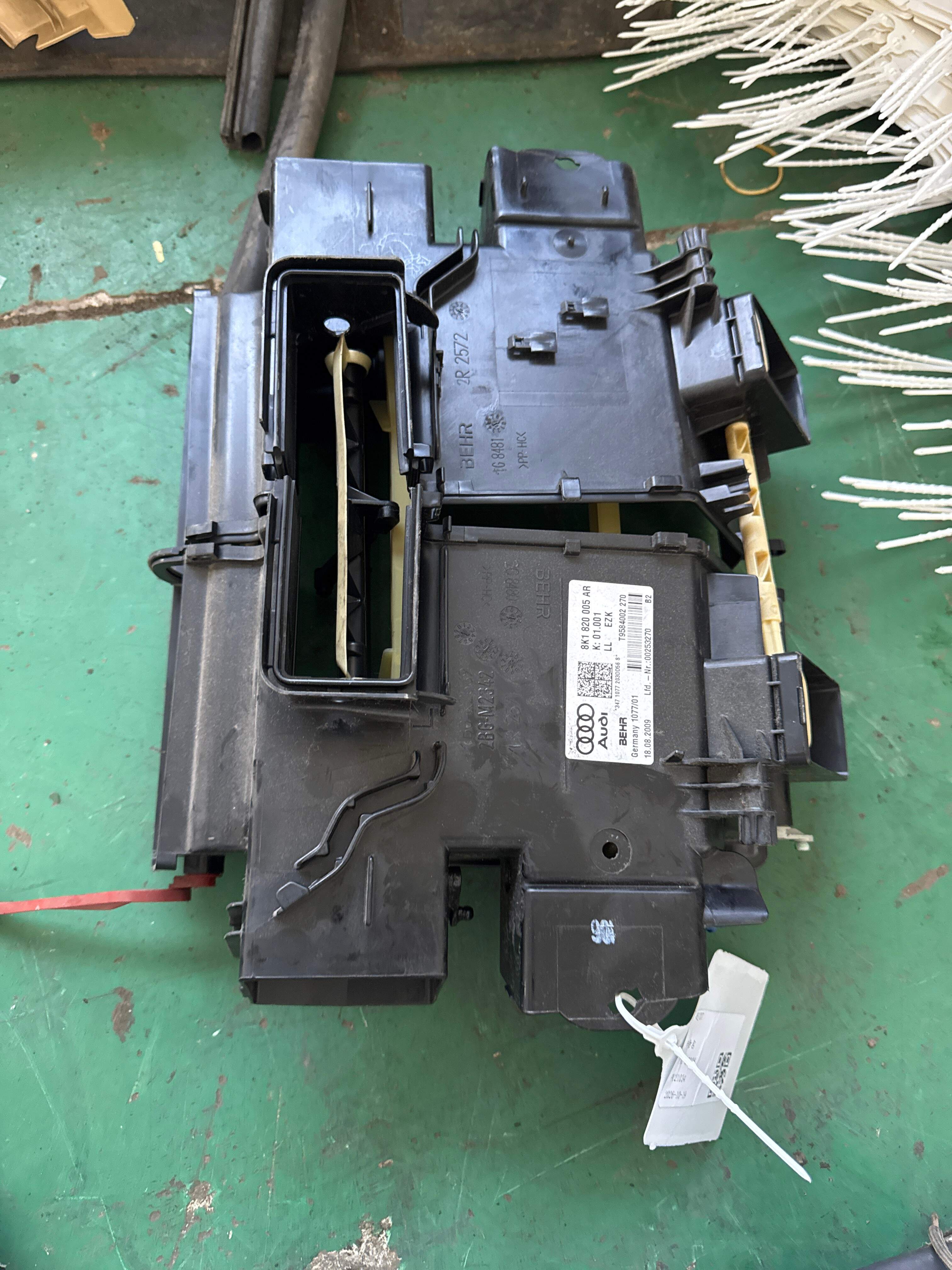 8K0820356 Heater Housing