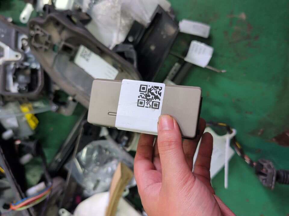 L4B0857405B6PS 后门内饰板烟灰盒(左)