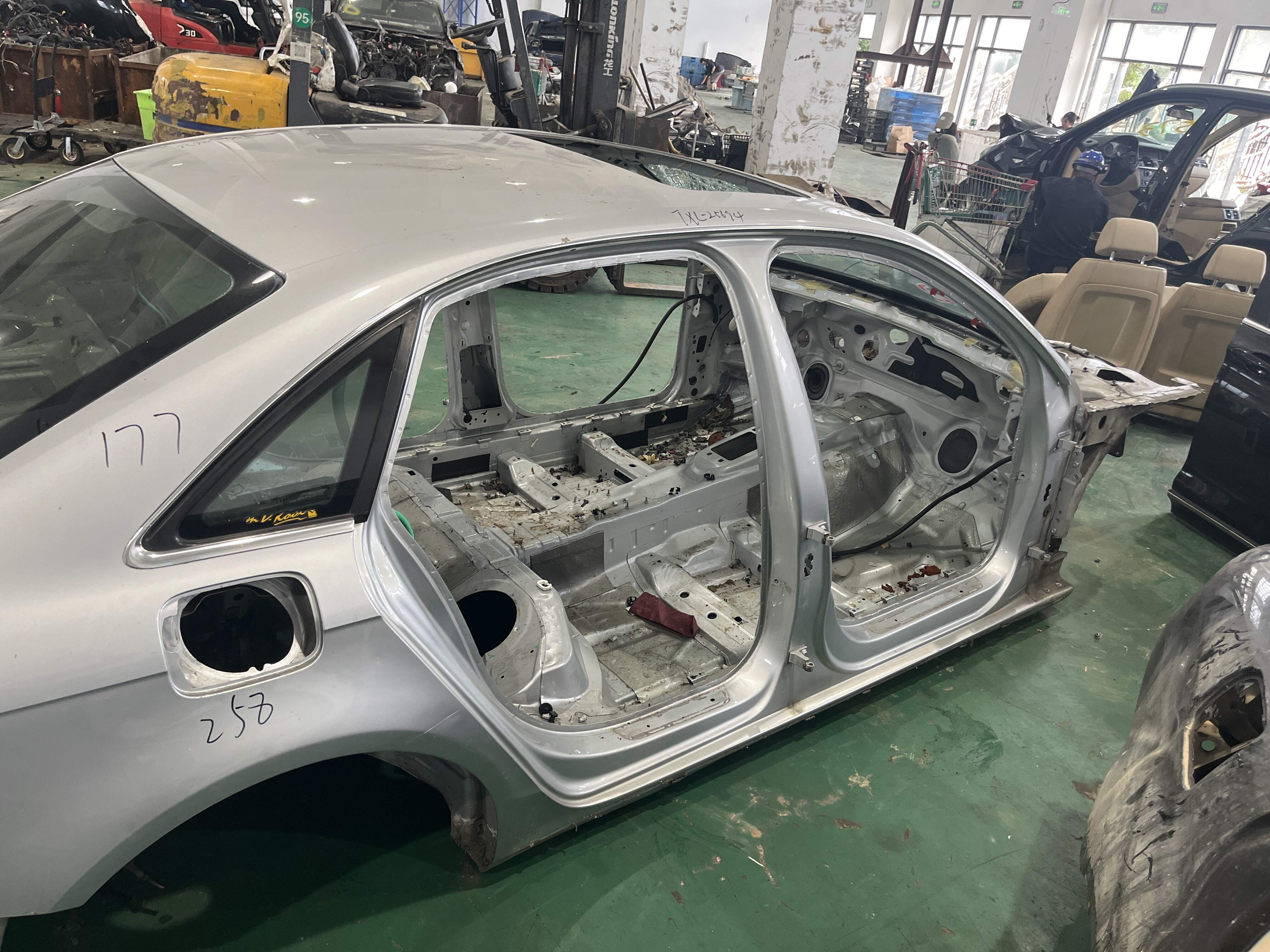 L8KD810076 Side Body Outer Panel, Right