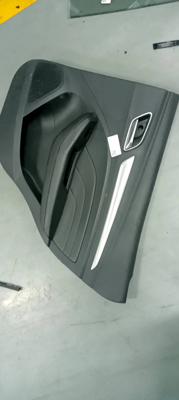 10889926PXD 后门内饰板(右)