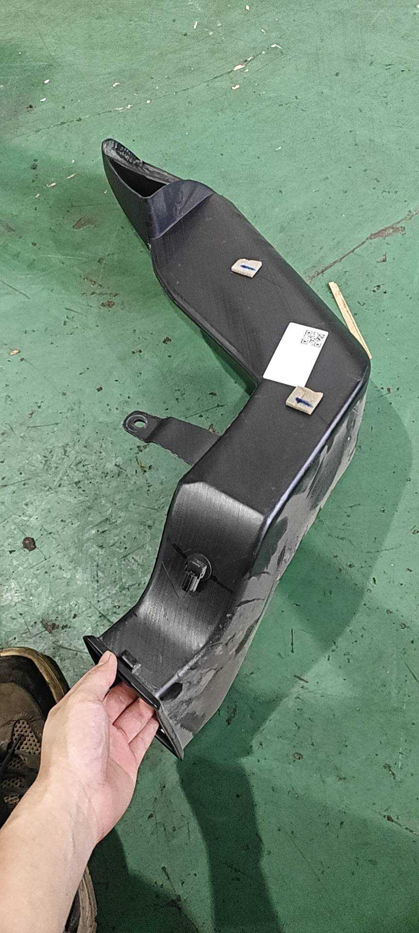 FK7B18D352 后蒸发箱通风管