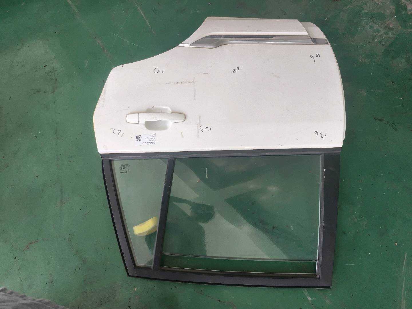 T116201010LPDY 后门壳(左)