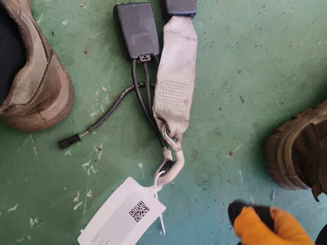 A2208600269 后座椅中央安全带扣(右)