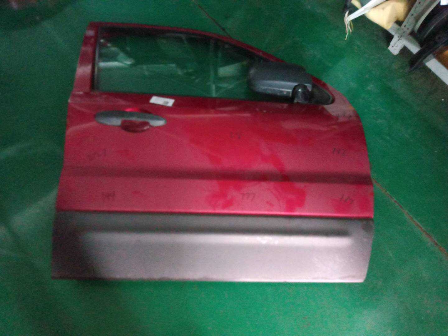 5L8Z7820124AA 前门壳（右）