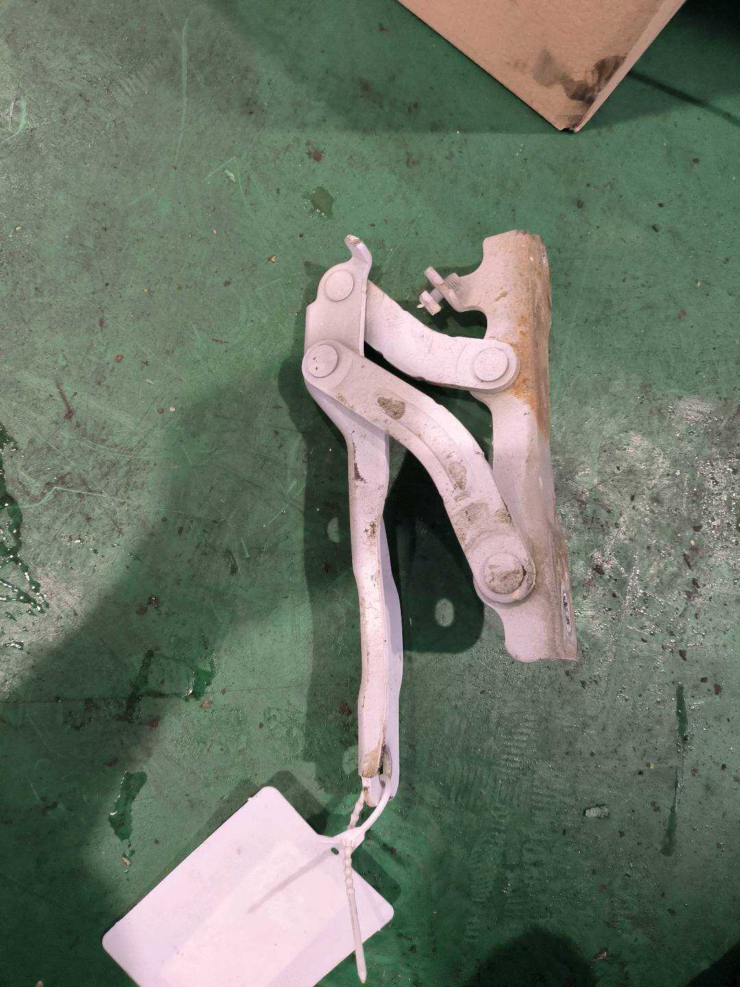 79110B3000 Front Hood Hinge, Left