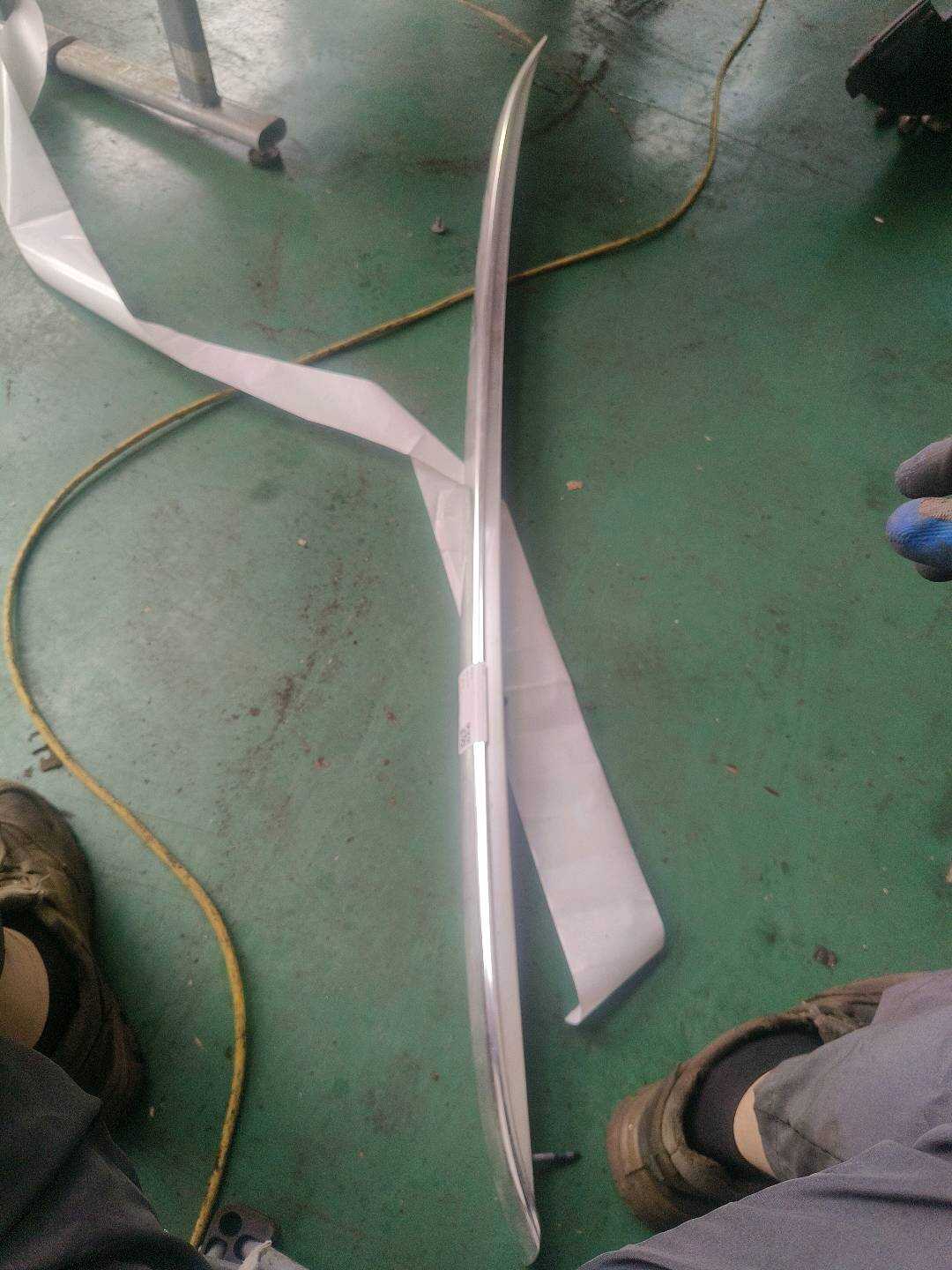 8R0860022J 车顶行李架(右)