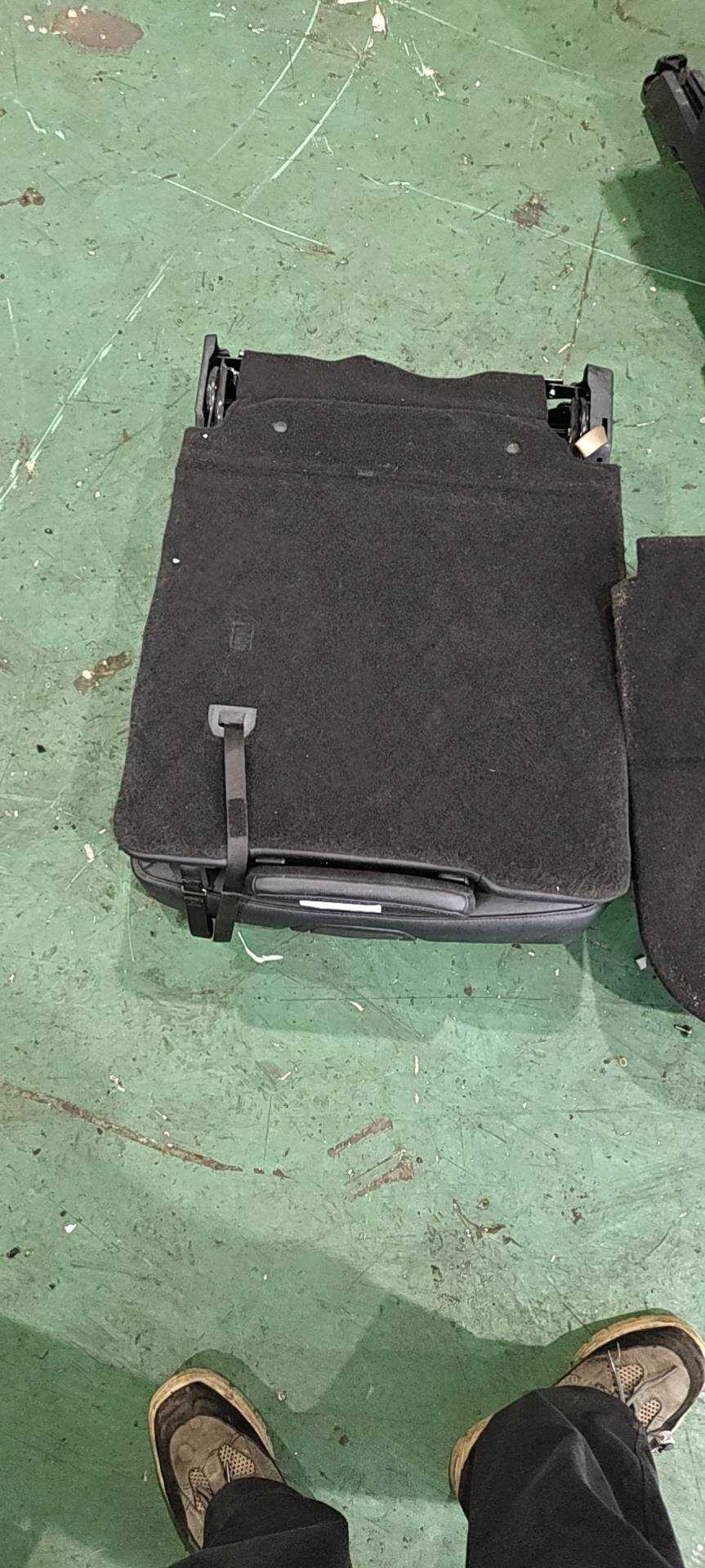 FK7BR66600AADZHP3 后座椅总成(右)