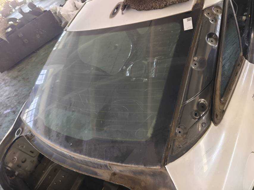 C2D32764 Rear Windshield Glass