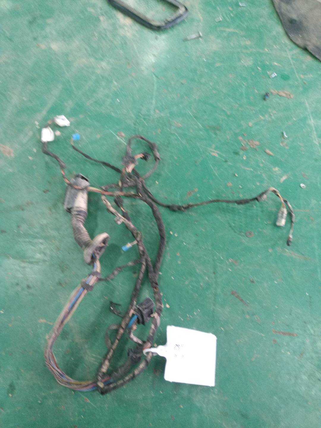 61129384571 前门线束(左)