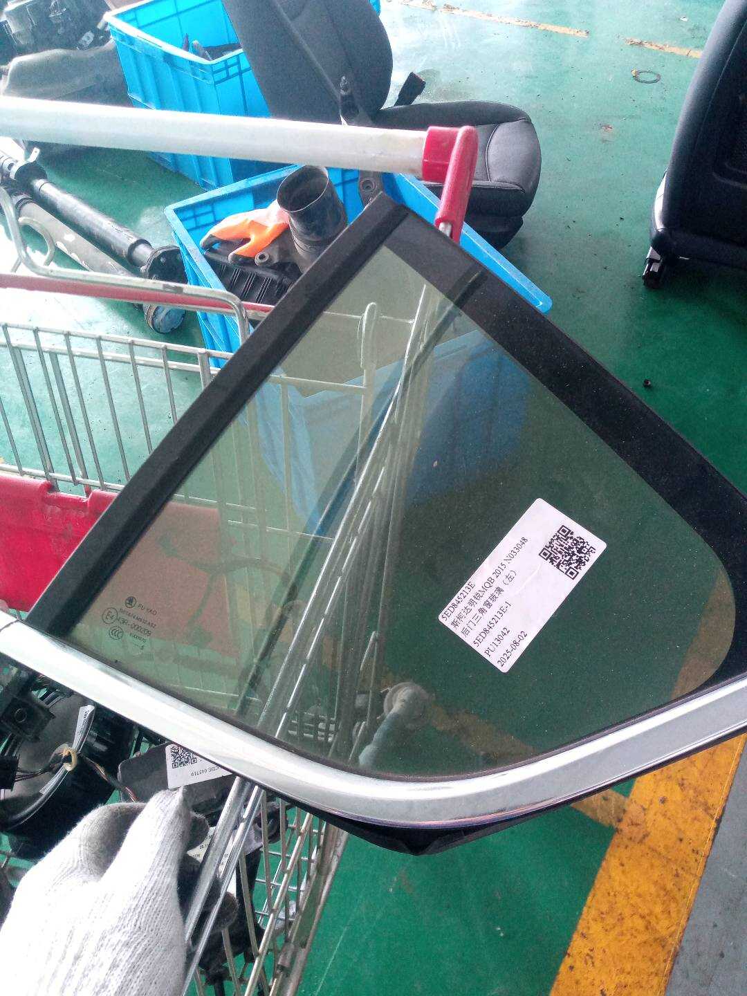 5ED845213E 后门三角玻璃(左)
