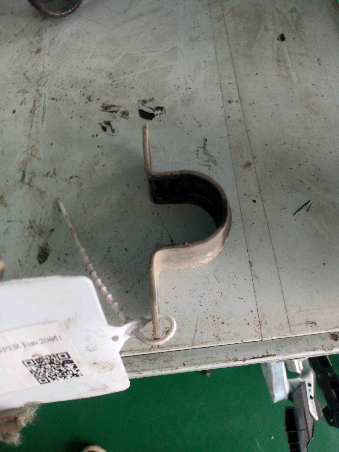 31356778827 前平衡杆支架(右)