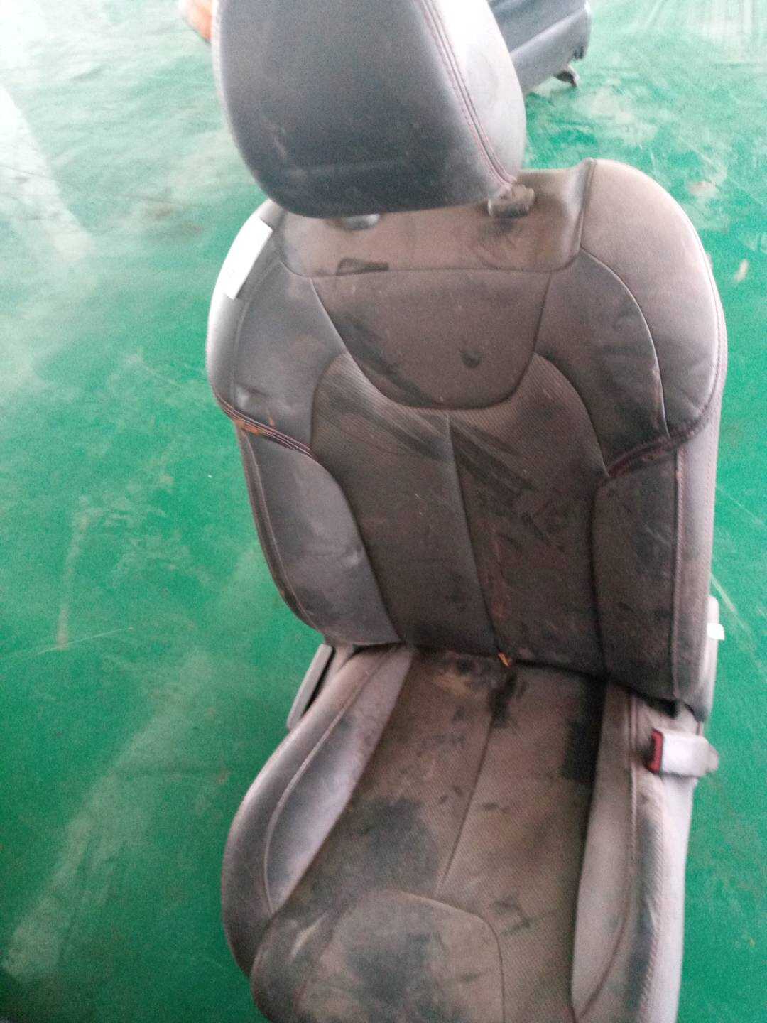 1118277400 副驾驶员座椅总成