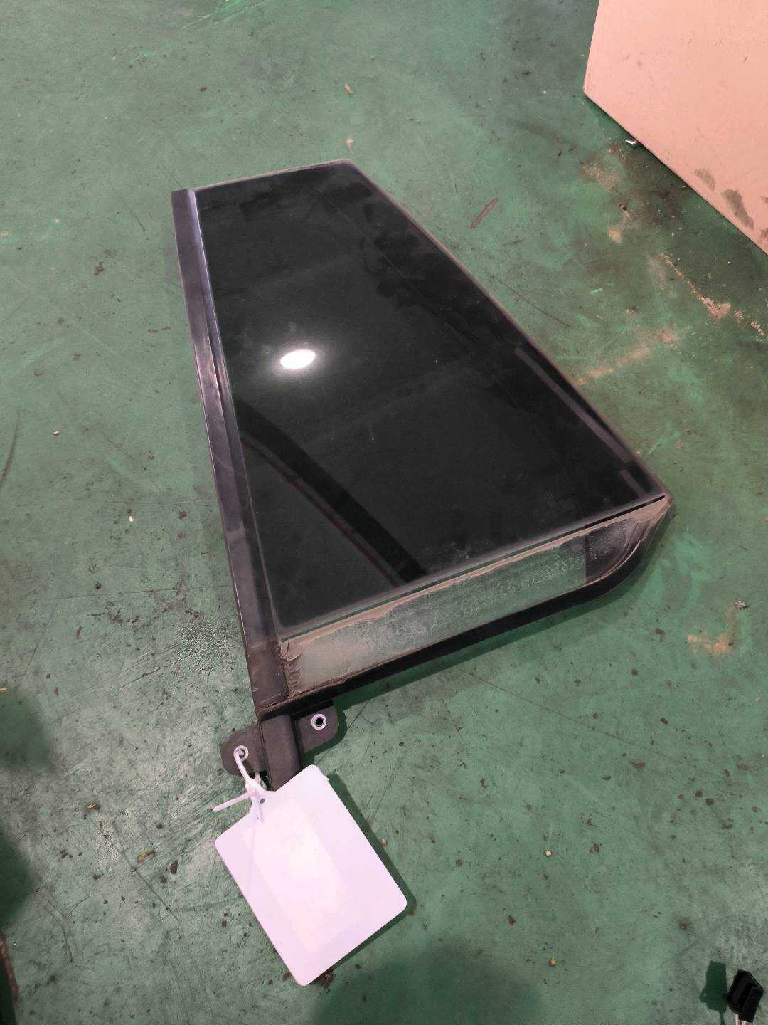 L51G8452135AP 后门三角窗玻璃(左)