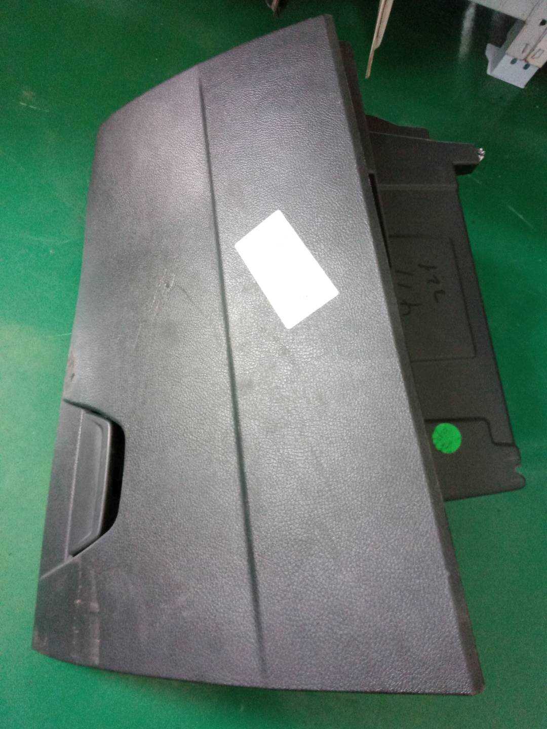 F1EBA06044CE31T3 仪表台杂物箱