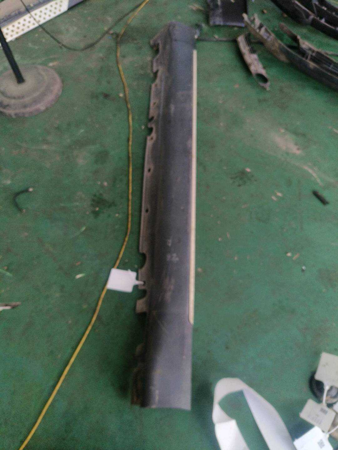 51777184420 底大边(右)