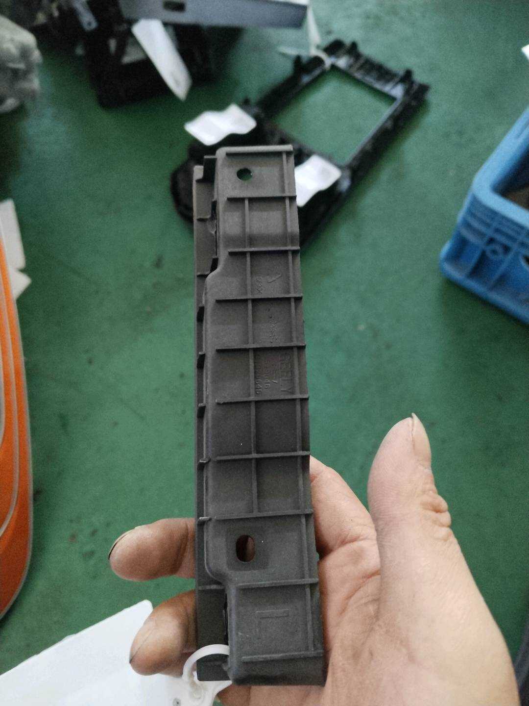 6059007300 C柱上装饰板支架