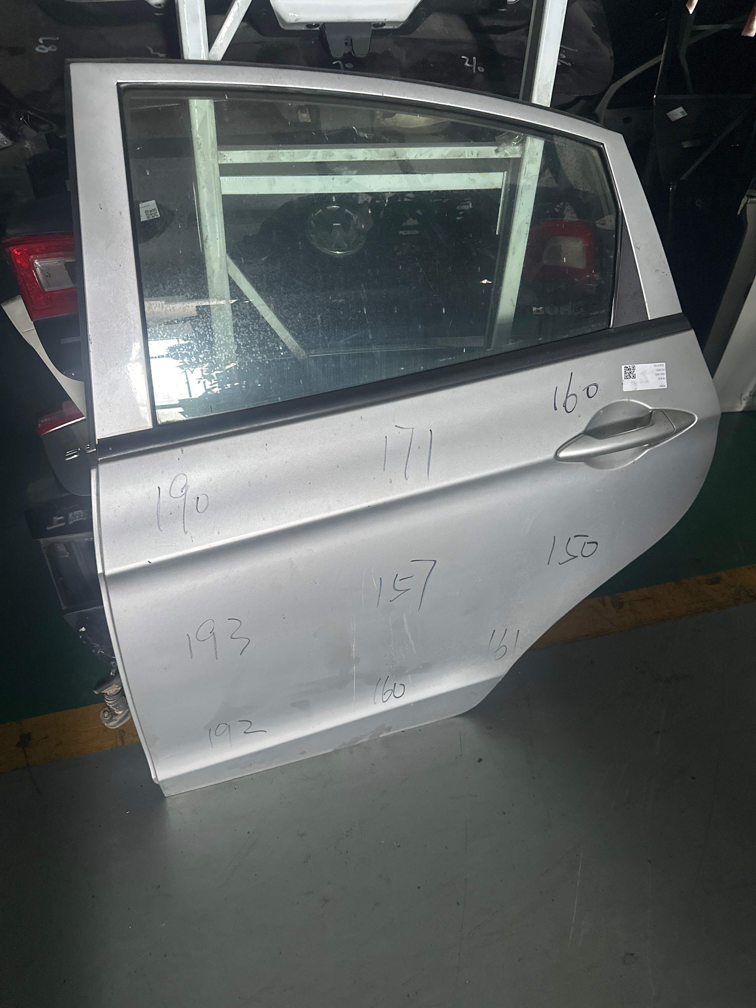 MA1273020 后门壳（左）