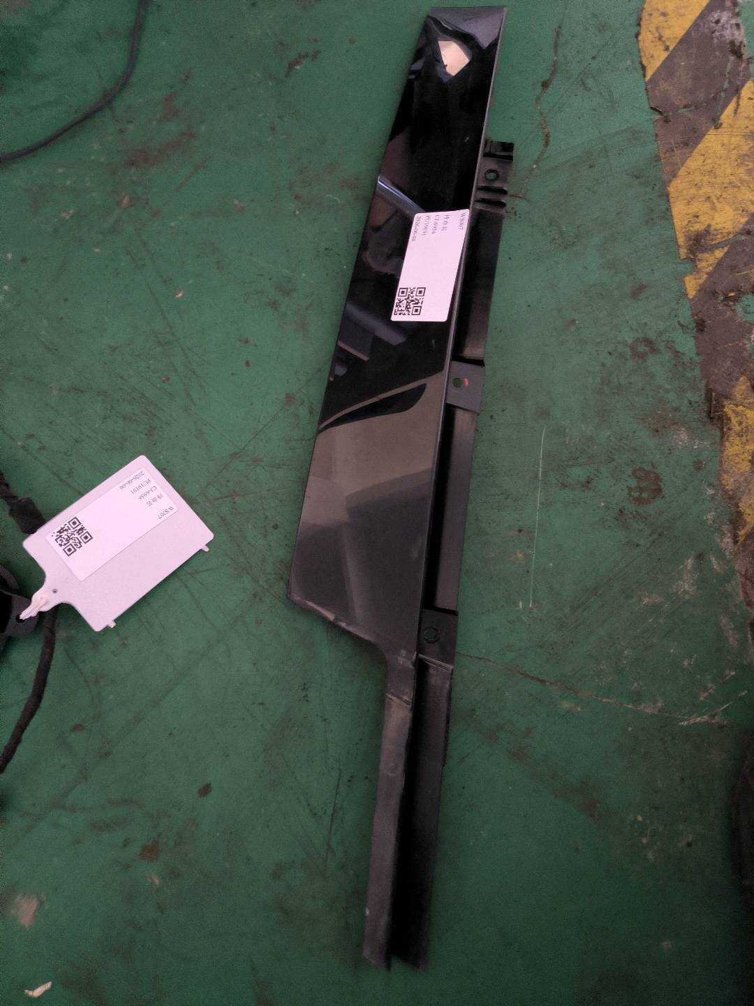 P0008891AI Front Door B-Pillar Trim Assembly - Right
