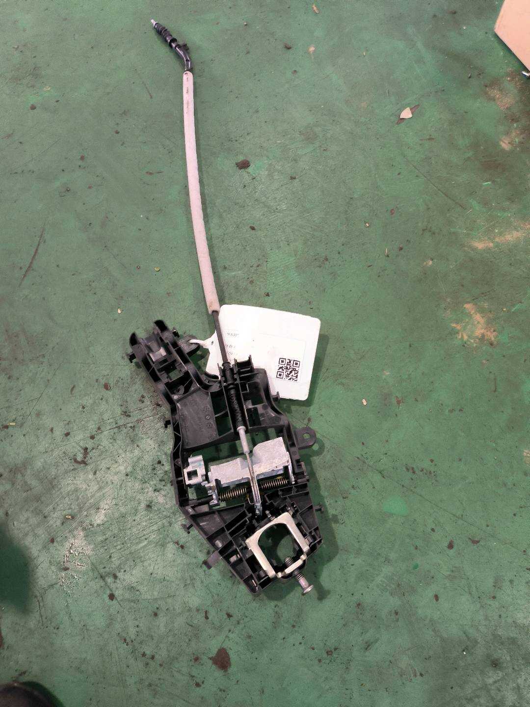 L5GD837811P 前门外拉手固定框（左）