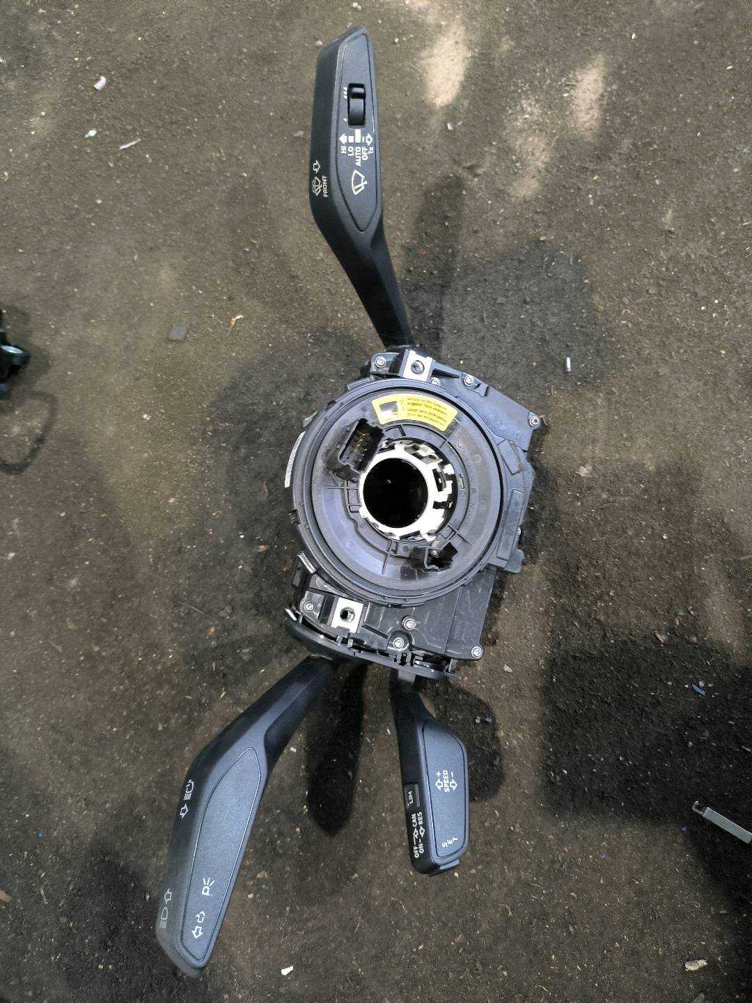 L8WD907129N Combination Switch