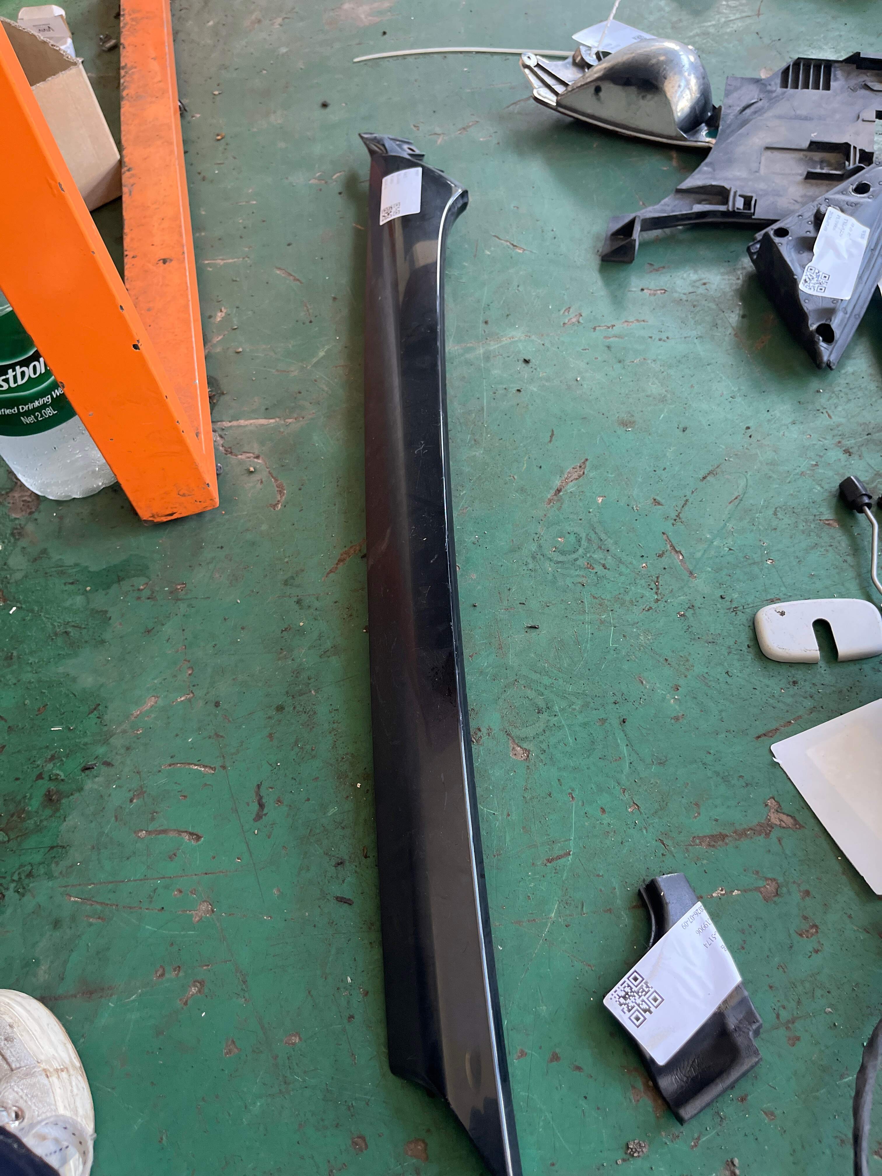 LR050765 Front Door Window Frame Outer Trim, Rear Right