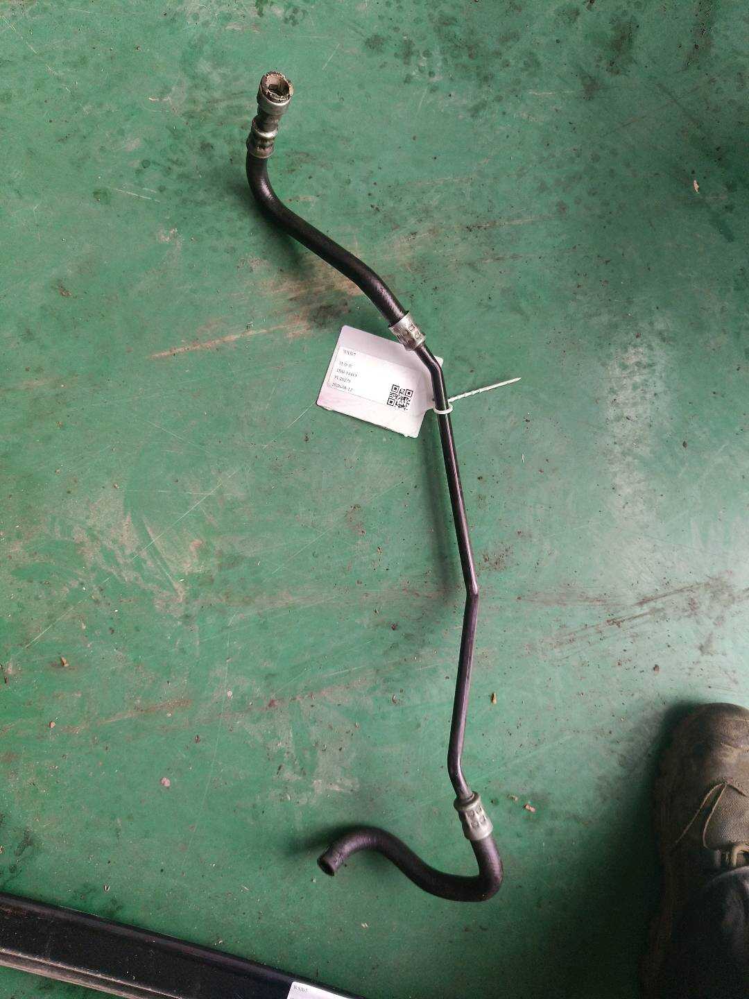 32416796325 转向助力泵油壶进油管