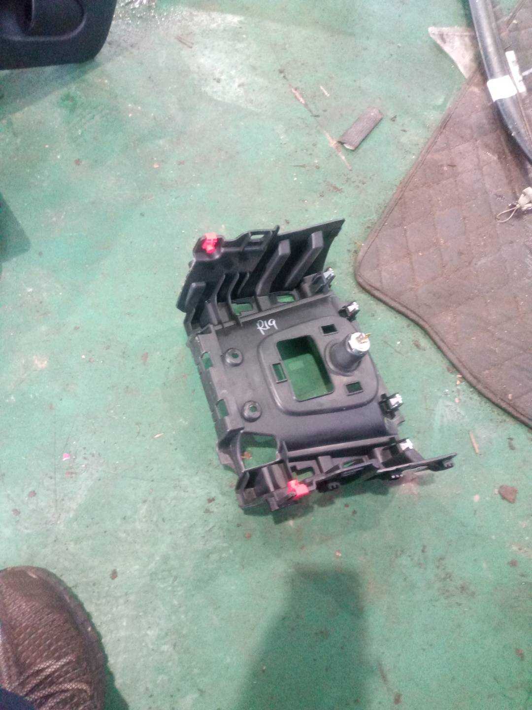 51459267656 Instrument Panel Center Bracket, Lower