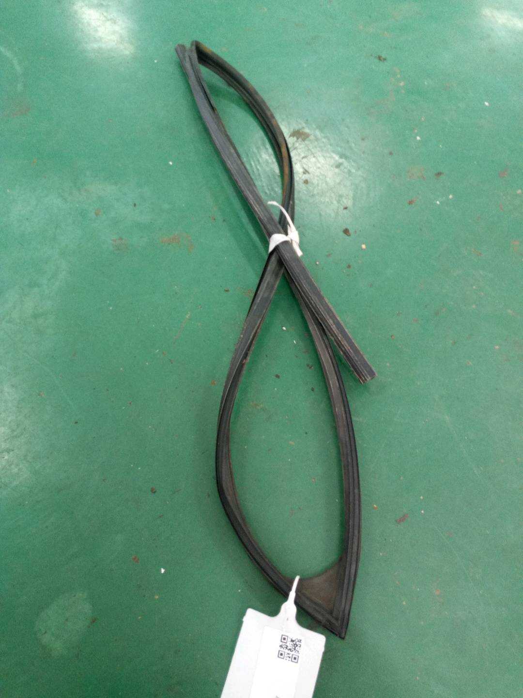 10226008 前门玻璃窗滑槽密封条