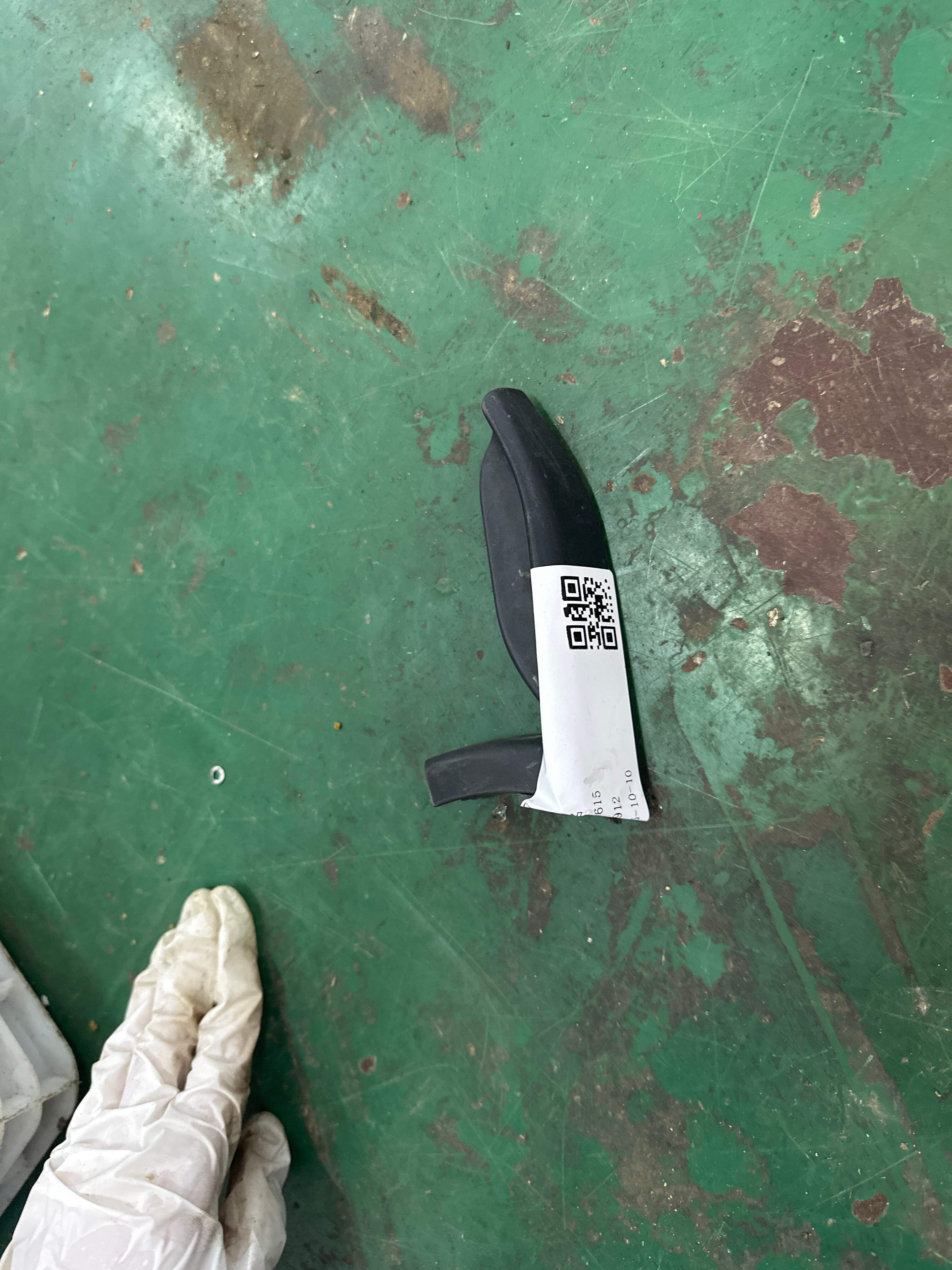 7N0883251 后座椅靠背调整手柄(左)