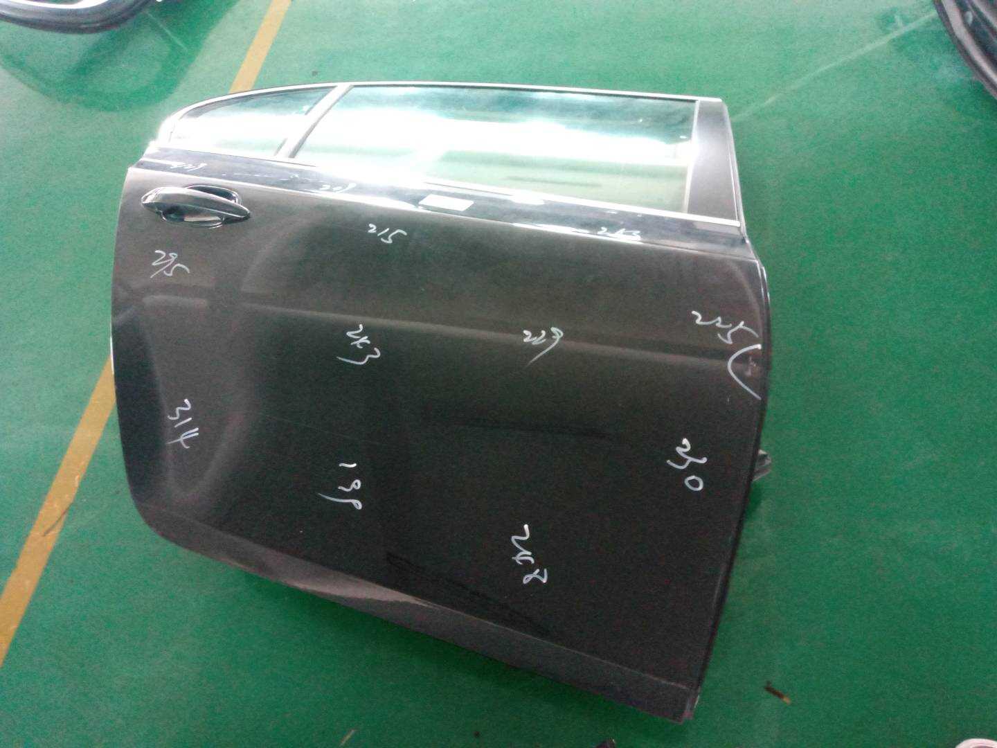 41527202344 后门壳(右)