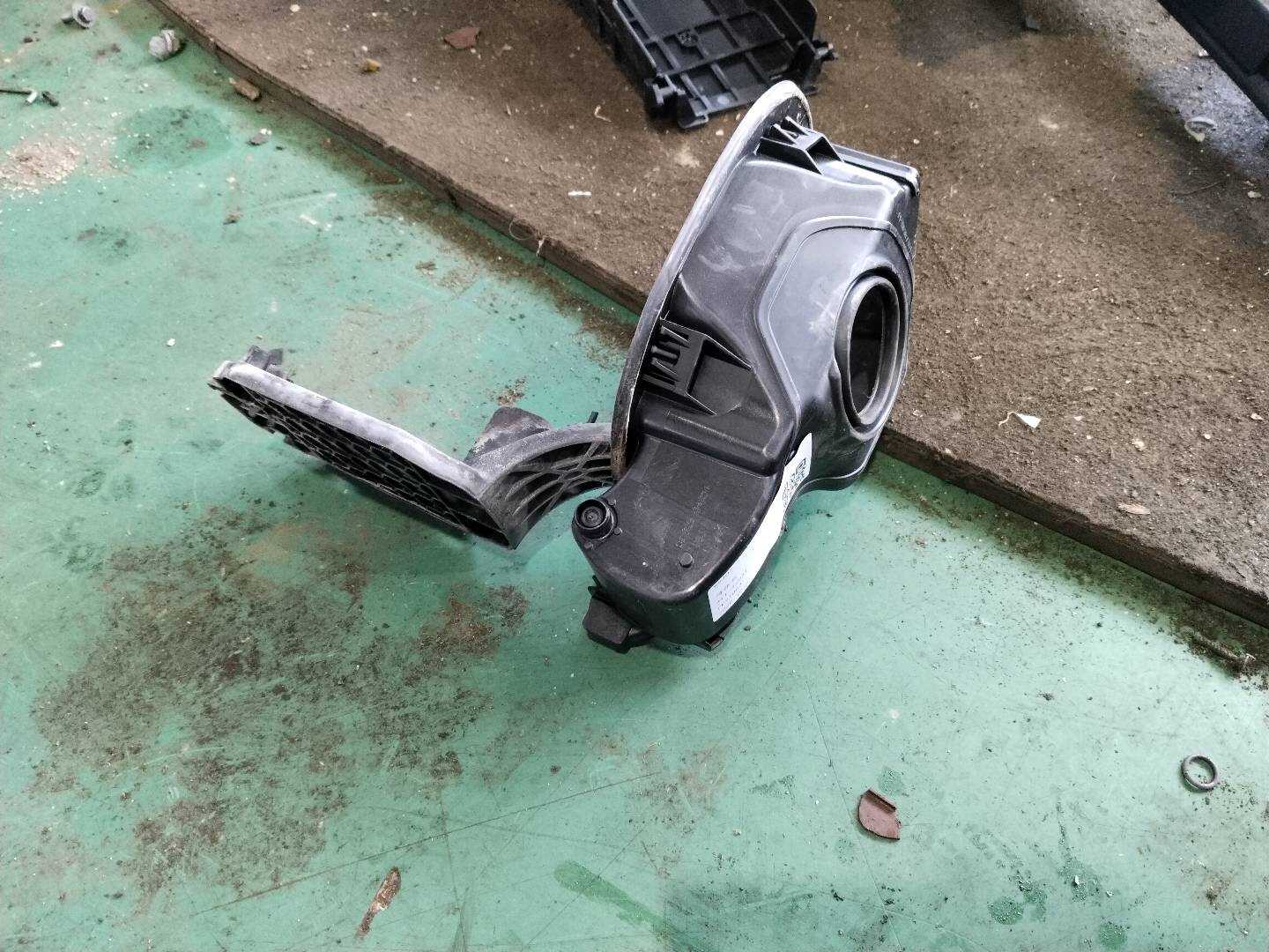 A1566304300 Fuel Tank Filler Base