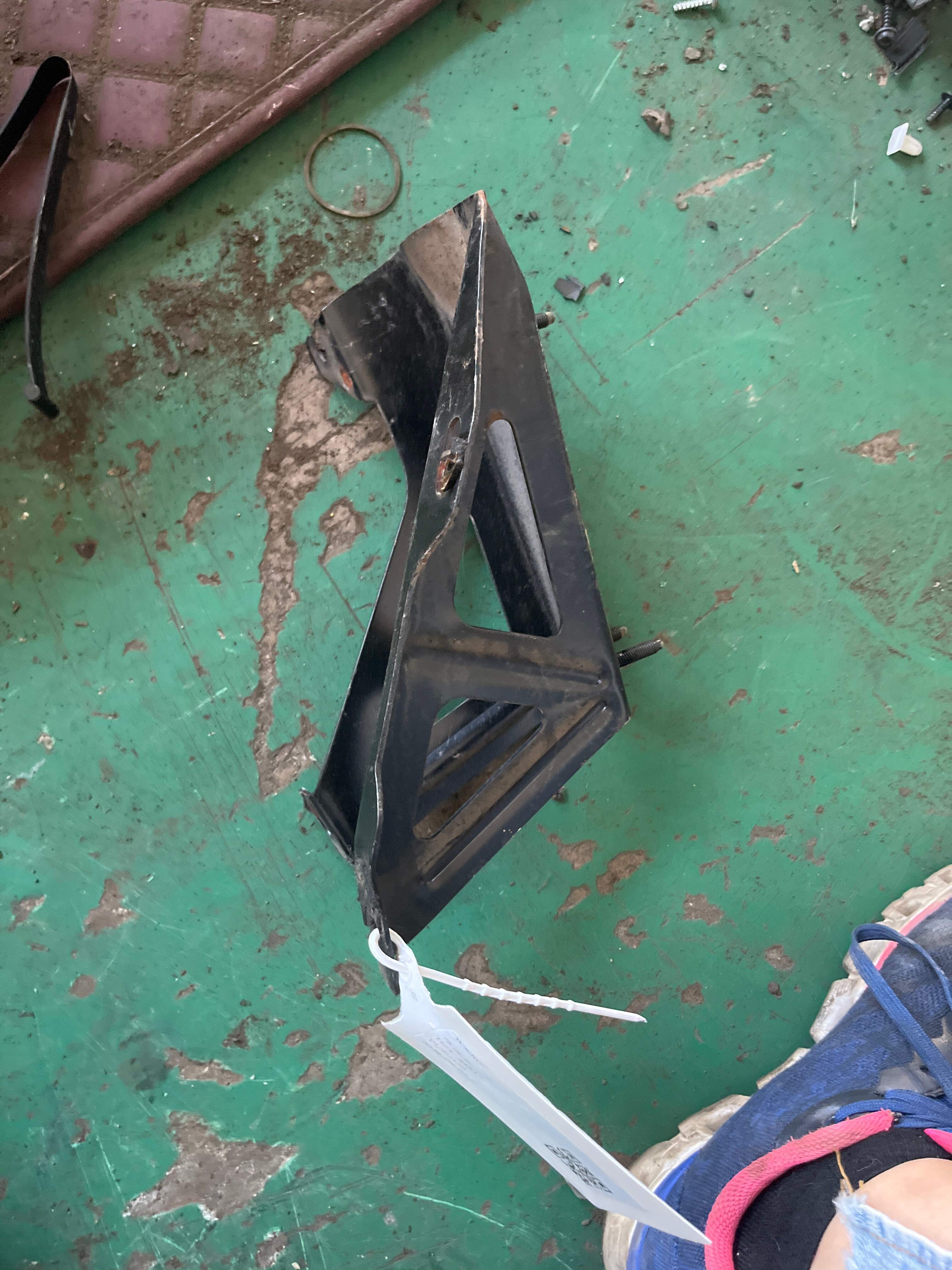 33D721631A 脚踏板支架
