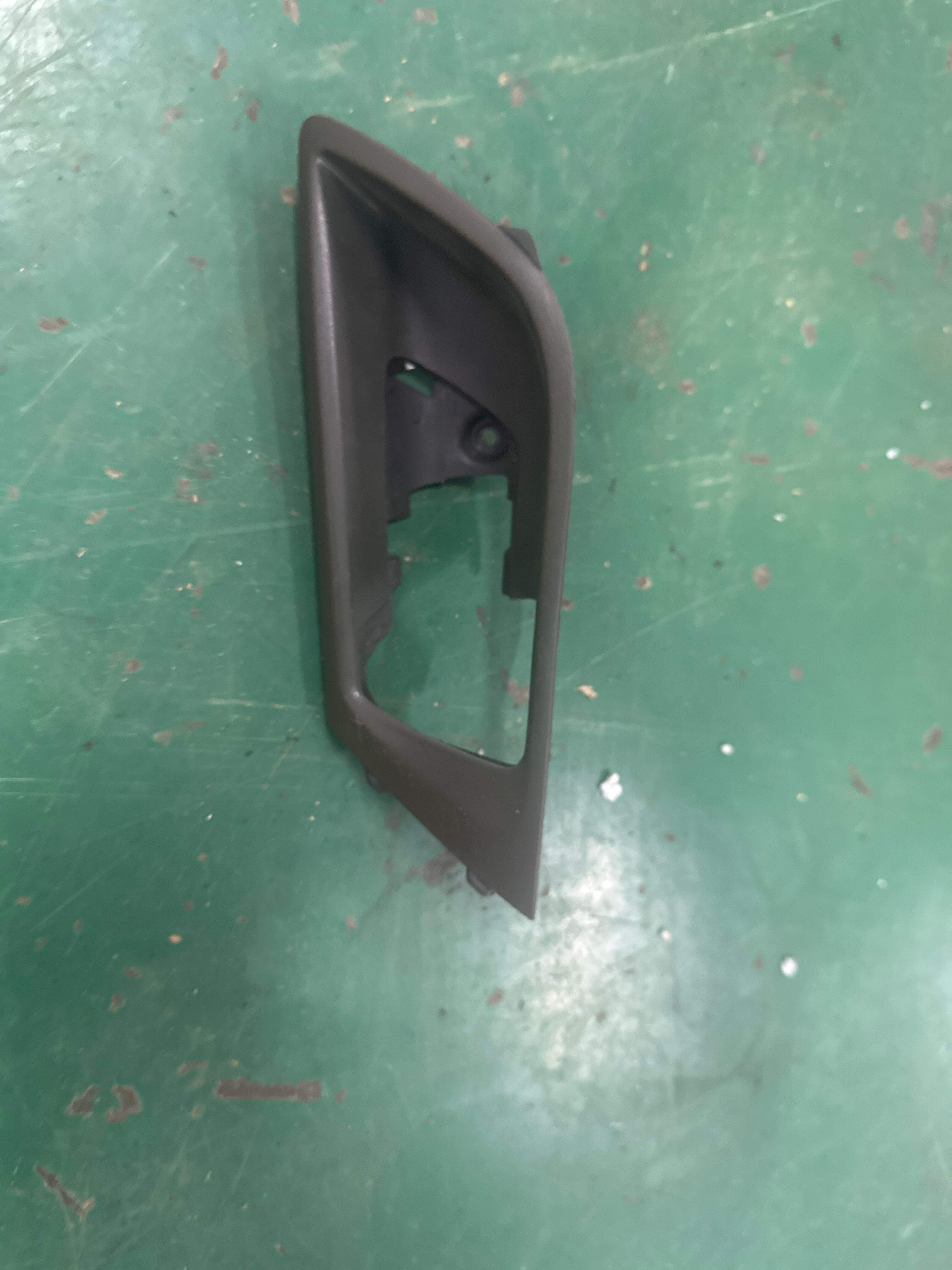 BS71A226A37AFB5KZ Front Door Inner Handle Frame, Left