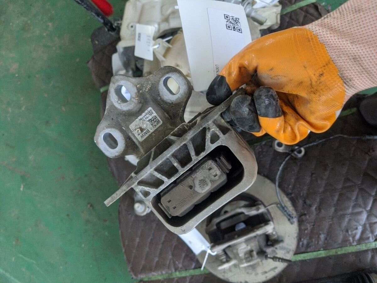 22316853449 变速器机脚胶